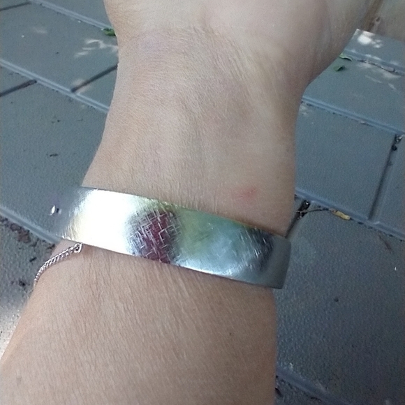 Women's silver tone hinged bracelet with chain. - Picture 2 of 6